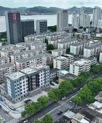 �ھ�ˮ�๤����ˣ���̨��2-30�ꡢ���˷��ӣ�����