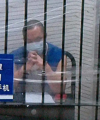 ���ٰ�����Ů�Ѷ����Ź�������ͬʱ����3��Ů�ѣ�թƭ260��