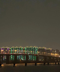 ���۸��᡿������һ�ų��ܶ࣬ҹɫ���������Ǽ��ѻ�