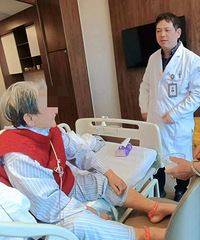 һ��СС�ķ��ף�̨��Ů�Ӳ��������ҽ�����ѣ����ʹ���󲻵ã�