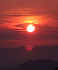 �ɾӹ��������ڵ���Ȼ�ƽ��ž���