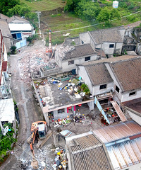 �񻷳��ţ�����������Ǩ��һ��