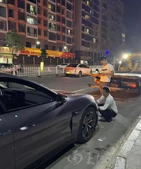 ����ϲ��С��SU7һ���²��������ܴ̼�����������Ԯ�绰���˽�