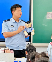 �»�������ٺ���λСѧ�������׷�����ʲô......