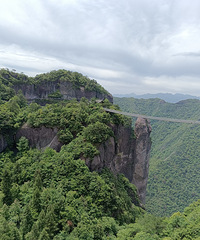 ���ɾ�һ·�Ƚ�ƽ̹��Ҳ���Ǻ���