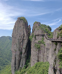 ���ɾ�һ·�Ƚ�ƽ̹��Ҳ���Ǻ���