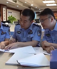 ���£�����è����㱻��ƽ̨������ոգ�������¶�������ϸ��