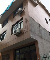 ��97������̨���ڹ����ӵ�Ů������������