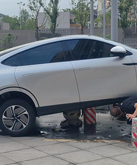 С���ſڵĳ��������ŵ�ɲ���ˣ�ʯ����ײ������