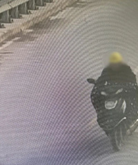 ��С�������³�.....�ٺ�һ���ӻ����ڴ�ڱ�ץ��