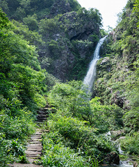 ӿȪ��ɽ��������ٲ����ɫ