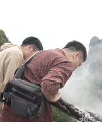 ��1000���׵����£�ֻΪһ�Ųͽ�ֽ���ɾ�60�����ĬĬ���������