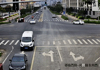 ��ͷ�ּ�һȺ���ĵġ�̧�������� ��һ����