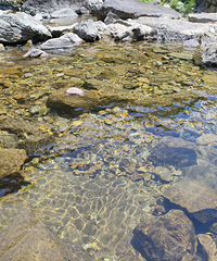 ����̶�μǣ��к������ٲ����������ɫ��ˮ̶