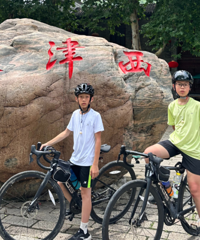 15�����һ��Լ����̨�������꣬����ȥ����