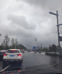 ����̨�ݱ���ˮˢ�����ոգ�̨�����﷢����ˮ��ɫԤ��