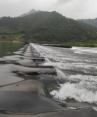 ����Ϫ�������е�׳������