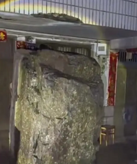 �������ϼ��ſڵġ�����ʯ����������һ�飿���ش�ɲ���Ӧ