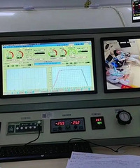 ��̨3�˾ۻ��ͬʱ�ж������ڸ߷������ϰ�ߺܶ���