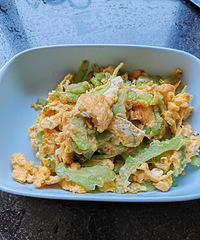 �������ʲô���Լ��ֵ���֦�ϣ��м���һ���ǿ��