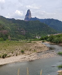 �����ڵ���ɽˮ֮�䣬ɽ��ˮ������