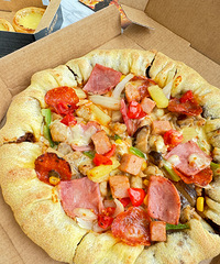 �������Ǵ����֣���̢����������С������Ϸ��һ�㶼������ȯ