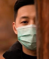 �ҽ���·����Ů�������Ž���Ҷ���