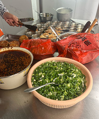 �������ʲô������ɽ��һ��С���Ͻ������һ�ҳ��ֱ�