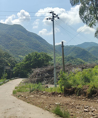 �����е���Ϫˮ����ˮ��β�����½����С�����ٲ�