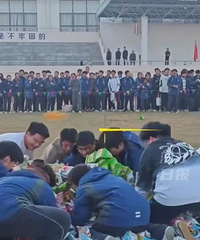 ̨��һ��ѧ������ʳ������������ѹ�����༶�����ض���