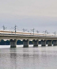 ����������̨�¸��������嶫���١���һ����ͨ����ӭ���½�չ