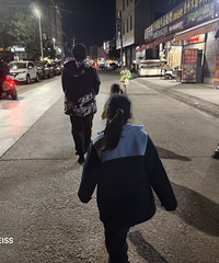 ����ѧ������з���ɢ����ʳ�����߸�����С����һ������ʱ����