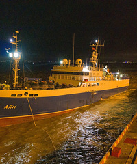 Ϊ���õ���з��̨�ݸۿ��뾳�����ǻ�����˼��