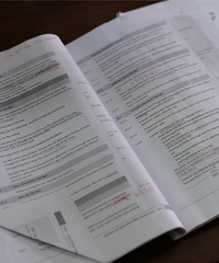 ̨����λ������ʦ���ֶ���һ������