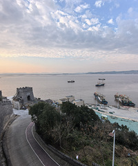 Ϧ�����£��������ں��棬�𲨵���������ʤ��