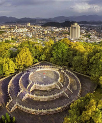 �й������Ļ��Ų�Ԥ���������£�̨�ݸ���ǽ�ٻ��볡ȯ����