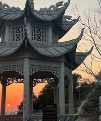 �����Ҳ�պ�̧ͷ��