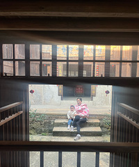 ��ɽʯ���У��غ���·������ �������