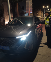 ��ʾ����׾۲���ע�⣡�����˱��飡����Ҫ���������...