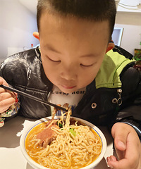 ��������ޡ���֪����ɶ�ͳԹ�ɫ���㣬һ�����ˣ��Ա���