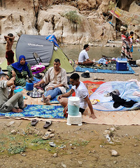 �е����Ӻ�ˮ��������