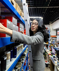 ����Ů�ϰ彫���̿������ȱ��˹̹ 50�����Ǵ��������