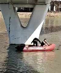 �������ϣ�������һԾ������16��Ů��