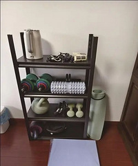 ���·�������壬�ֱ߻����ŵ�������̨�ݴ��˿�ʼ�ڹ�λ����