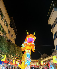 ��Ϫ�ƻ����ֱ�ʽ�򿨣����˾����ƣ�һ·����С��