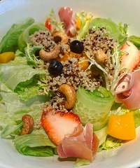 ����ȥ���˺��ݣ��Ŷӳ��˸��������