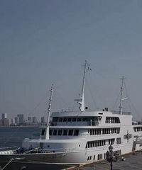 �ܶ׵�һ��Ů�����𣿴���ʶ���������һ��������