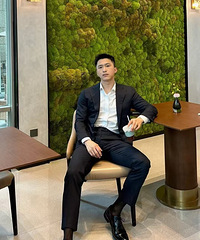 �ܶ׵�һ��Ů�����𣿴���ʶ���������һ��������