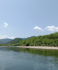 �Ϫ��Ư�����о���ɫ���ɾӵĺ�һ��