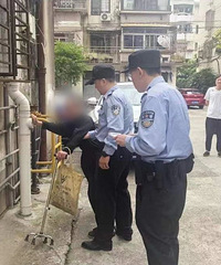 ��ͷһĻ���񾯻�������ʱ���ˡ�����ؼ�